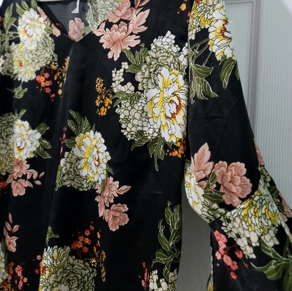 NY Collection Women's Floral Long Sleeve Ruffled Blouse Size L - Picture 4 of 12